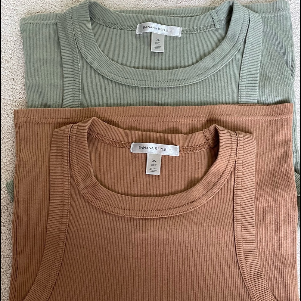 Banana Republic Women’s Tank Tops